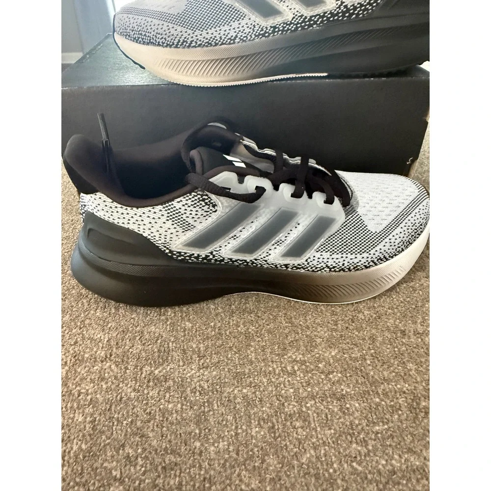 Adidas UltraRun 5 J Running Shoes Kids Size 4 White Black New JS1096 Sneaker